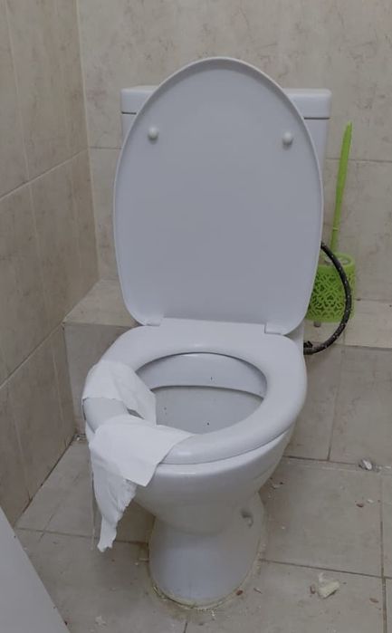 продам унитаз, раквину б/у