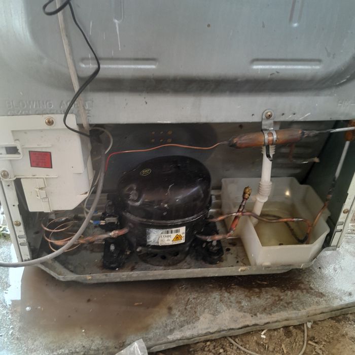 Тоңазытқыш  Холодилник жақсы істеп тұр