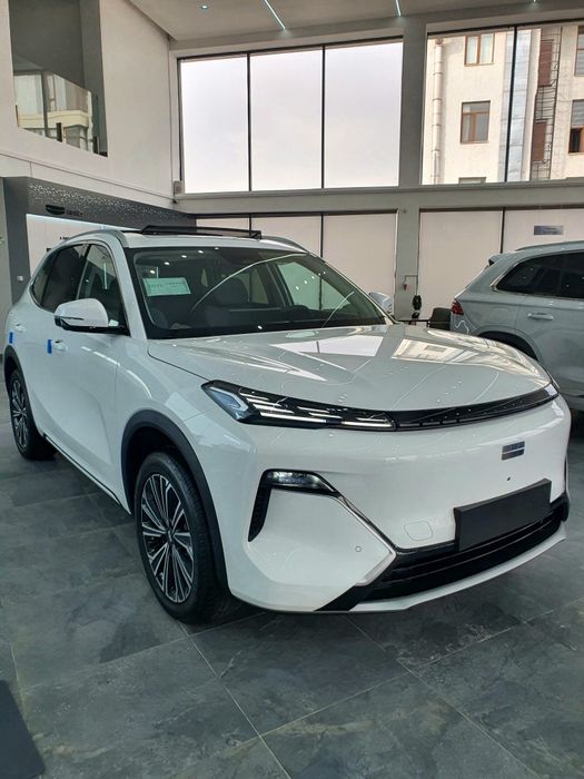 New Tayota Hybrid Geely Em-i