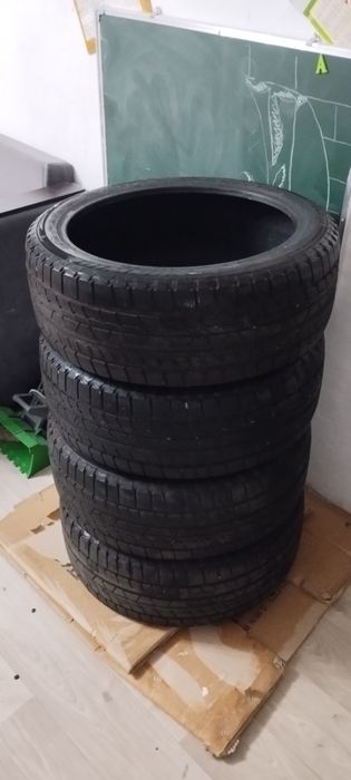 Продам зимние шины в отличном состоянии