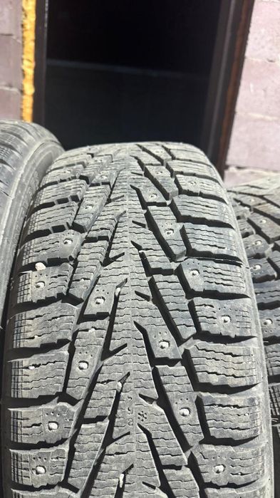 Продам зимние шины 225/60/17