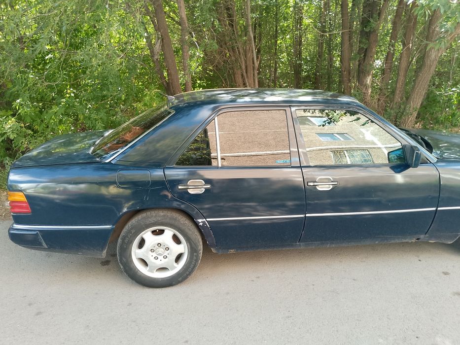 Продам Мерседес 124