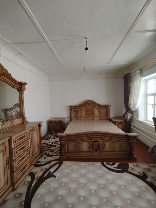 Uy 3 xonali sotiladi 20000$