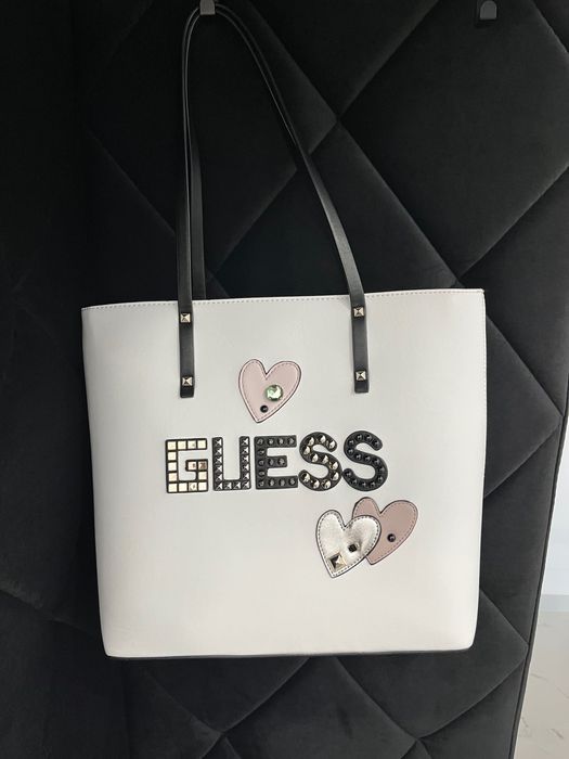 Бяла чанта Guess