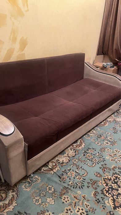 Диван коричневый продаю связи с переездом