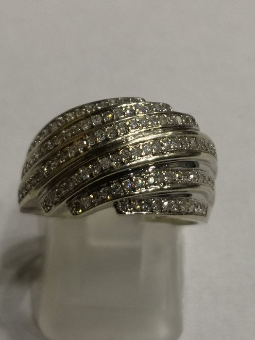 Vind inel din aur 18kt cu diamante