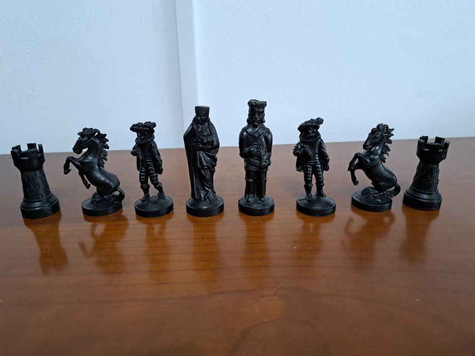 Sah romanesc figurine plastic