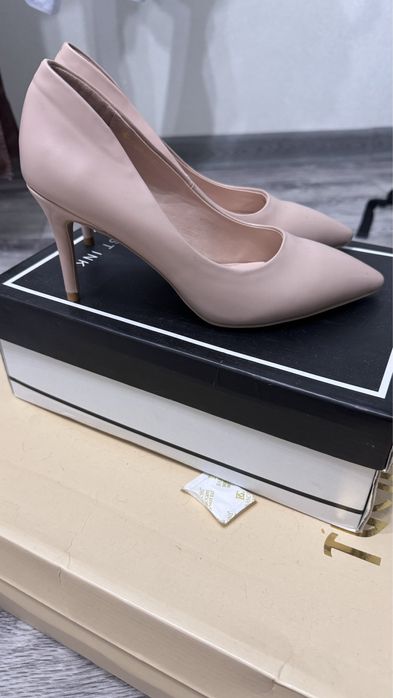 Продаю обувь новый