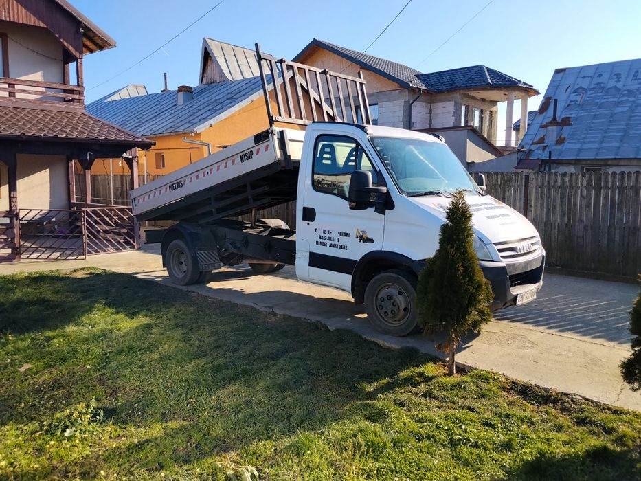 Vând Iveco basculabil