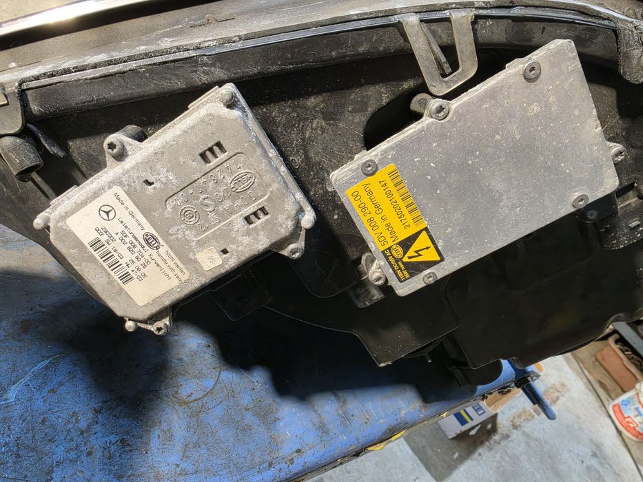 Ляв десен фар Мерцедес МЛ W164 xenon фарове Mercedes ML w164 ксенон