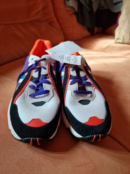 Vând încălțăminte Adidas