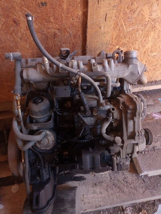 De vanzare motor Nissan Navara D22