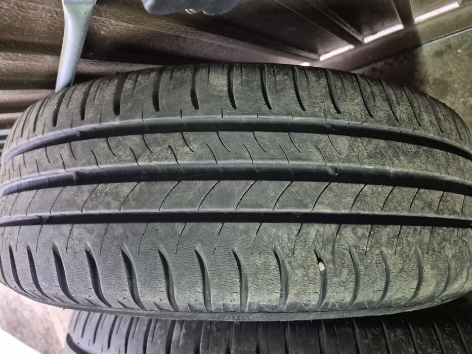 Vand jante aliaj de 15 Renault Megane cu anvelope de vara,