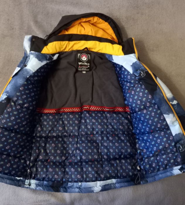 Продам куртку на мальчика