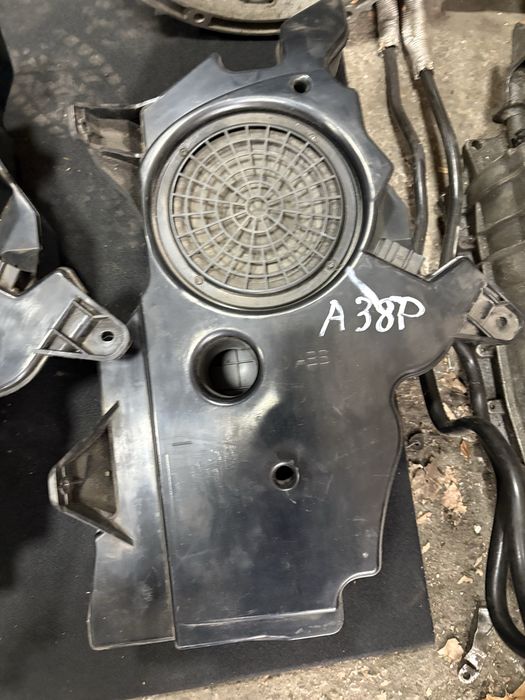 Audi A3 8P Субуфер