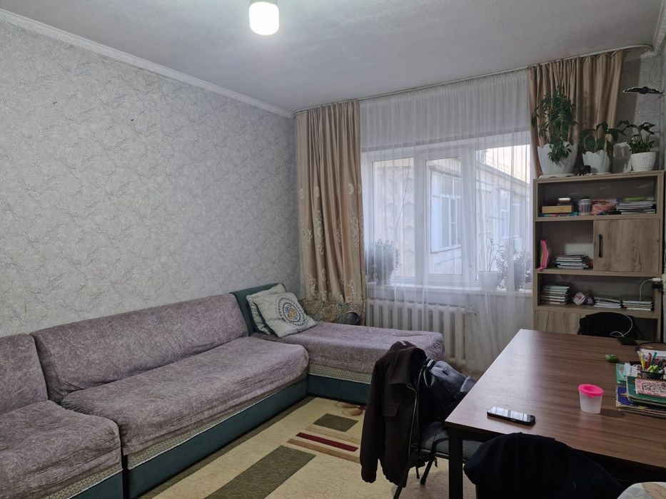 1-болмели квартира сатылады.