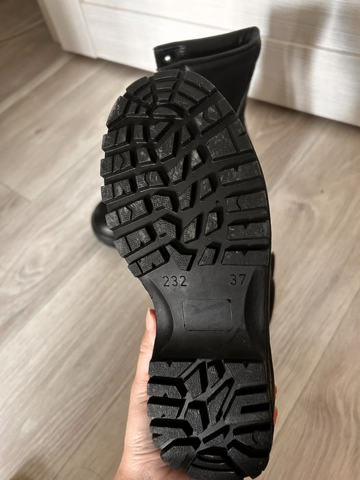 Продам берцы 37 р.