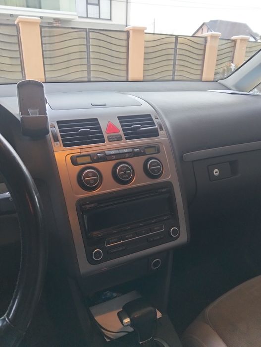 Volkswagen Touran 2.0 tdi DSG 6