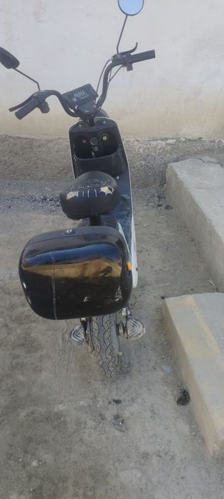 Скутер сатылады.