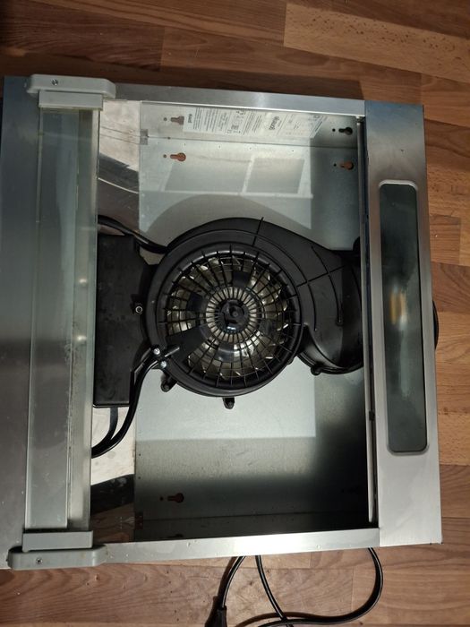 Продам  кухонную  вытяжку