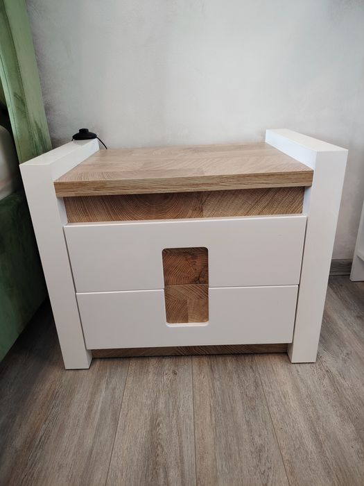 Set 2 noptiere, comodă și dulap haine