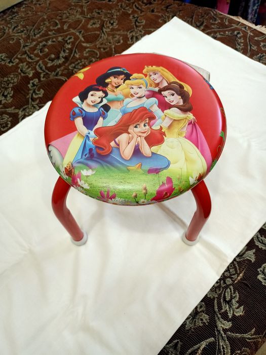 Детская табуретка с пищалкой