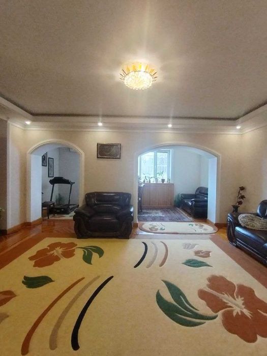 Продается 5х комн квартира 117кв на 1м этаже Горгаз цена 92000 у.е