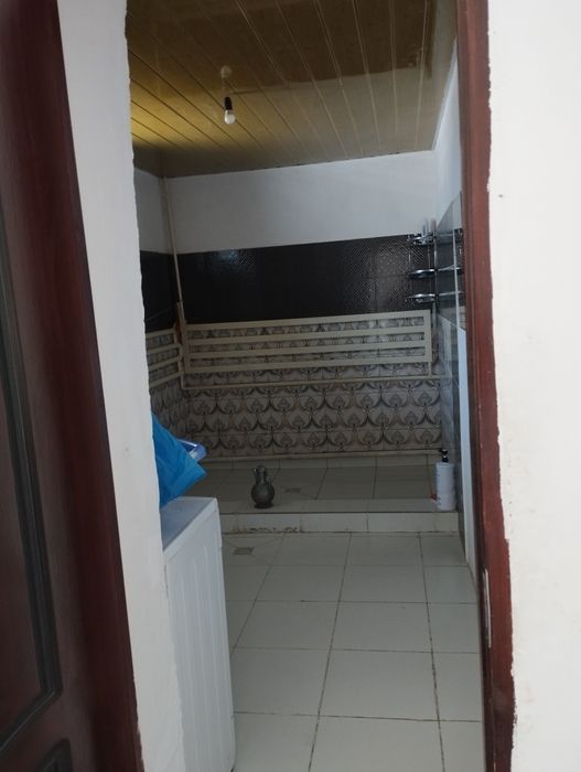 Uchastka Dala hovli uy