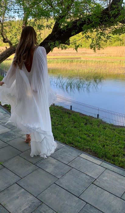 Rochie de mireasa Ana Radu,marime universala foarte vaporosa si lejera