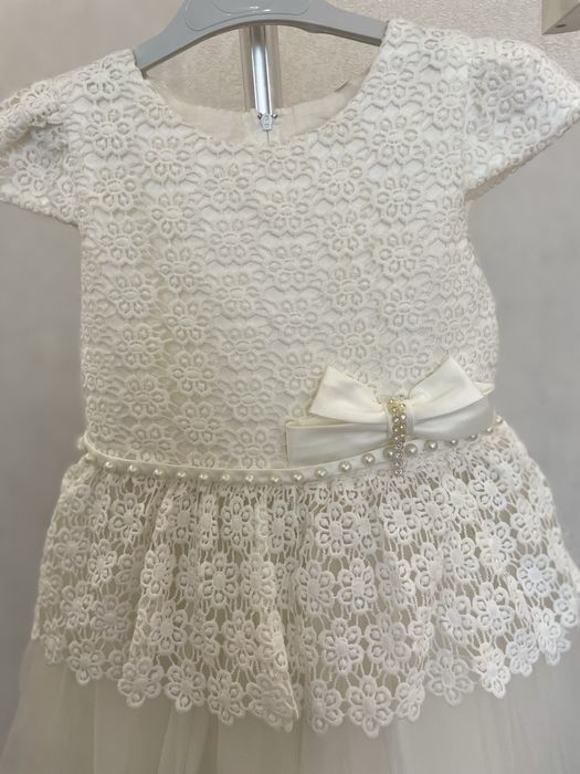 Платье белое нарядное