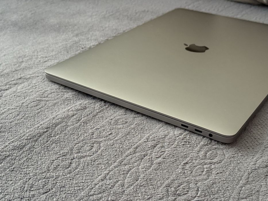 16'Като Нов Macbook Pro 16 2019/i7-9750H/16GB DDR4/512GB SSD/5500M