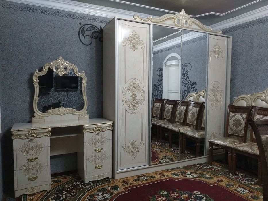 Шикарный спальный гарнитур