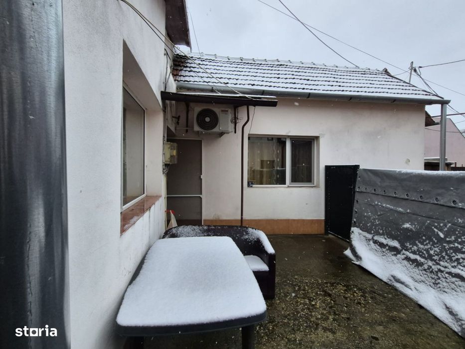 Apartament 2 camere la 1 minut de Biserica Sârbească, curte proprie