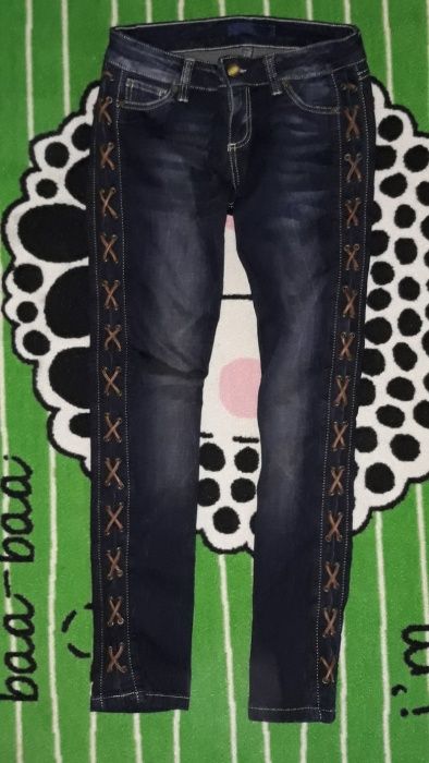 Маркови дънки        .