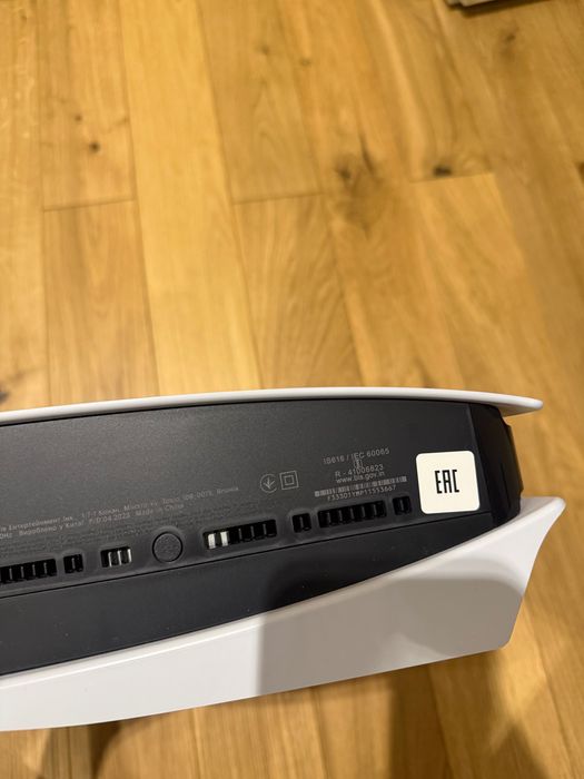 PS5 CFI-1208a, с диском