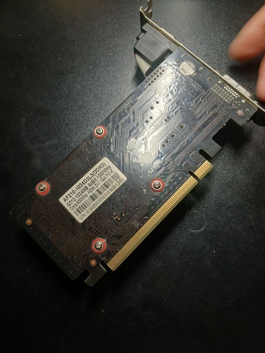 Видеокарта G210 1гб