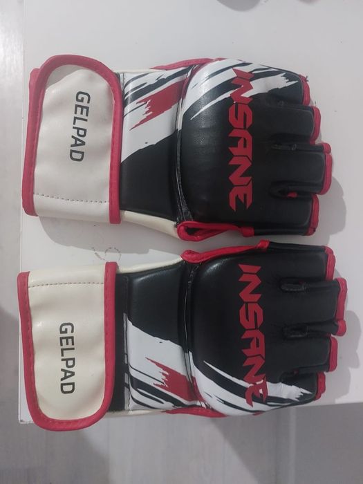 UFC Перчатки Insane