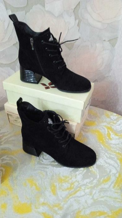Ботинки женские демисезонные продам