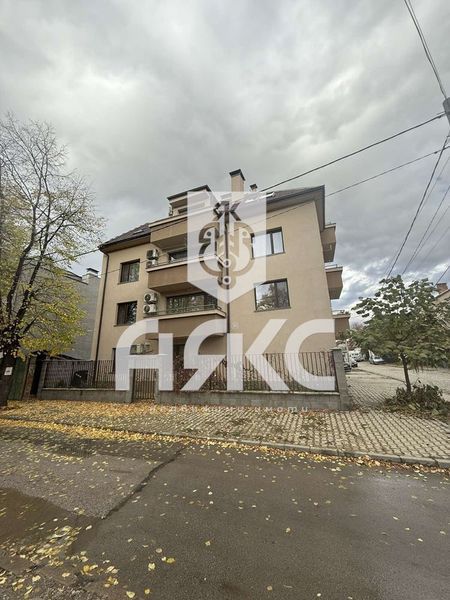 Продава се Тристаен апартамент в София, Орландовци - 150 кв.м за 918 €/кв.м - Снимка #10