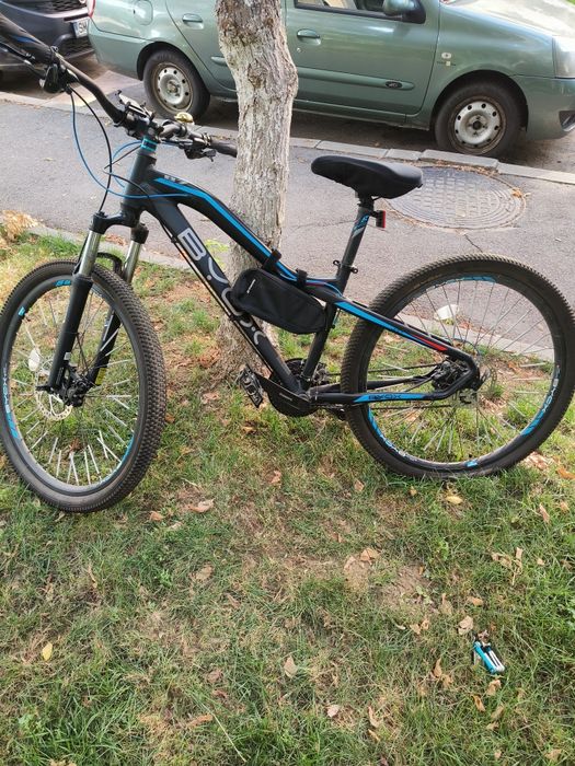 Vând bicicleta byox + echipamente