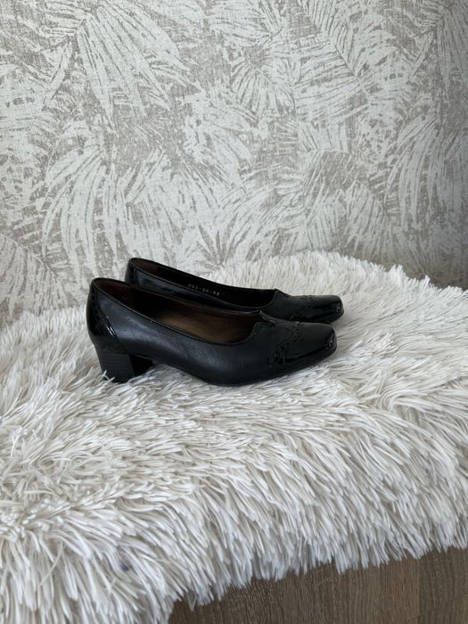 Pantofi de lac cu toc