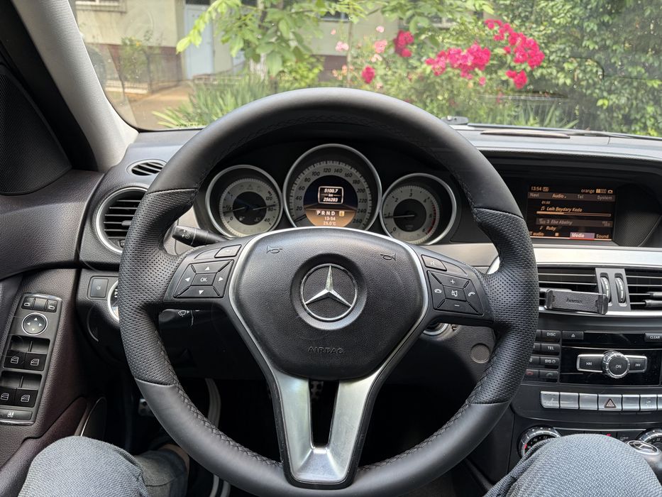 MERCEDES-BENZ C-Class 2011 — imagine 2