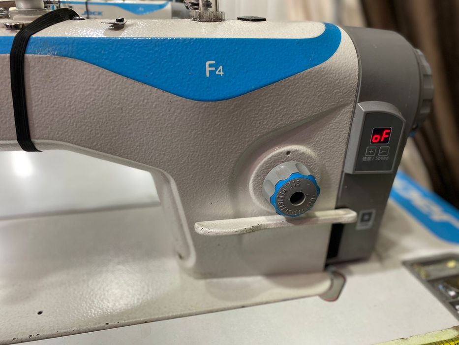 Продам швейную машинку