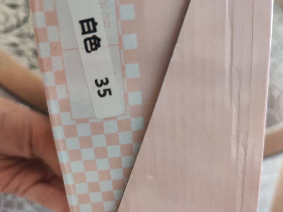 Продам нарядные туфли 35 размер