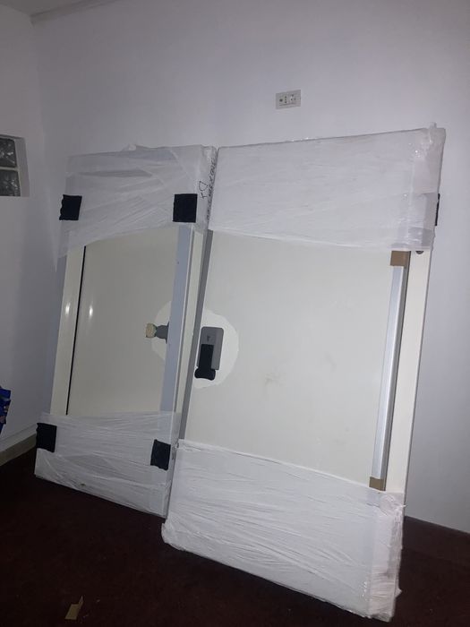 Usa pentru camera frigorifica