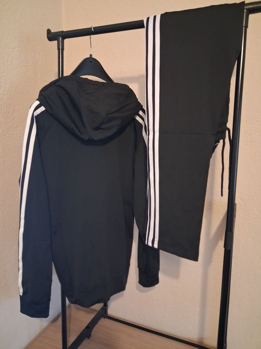 Мъжки екип на Adidas