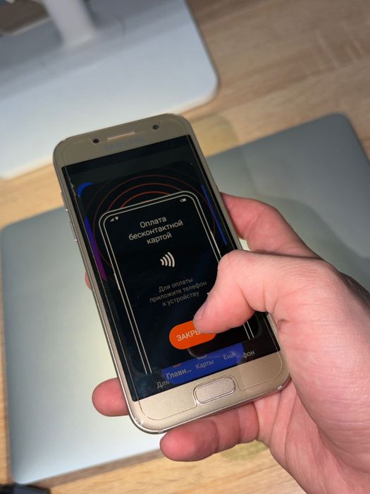 Samsung A3 2017. Ностальгия-телефон мини формата