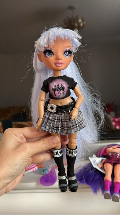 Papusa rainbow par mov