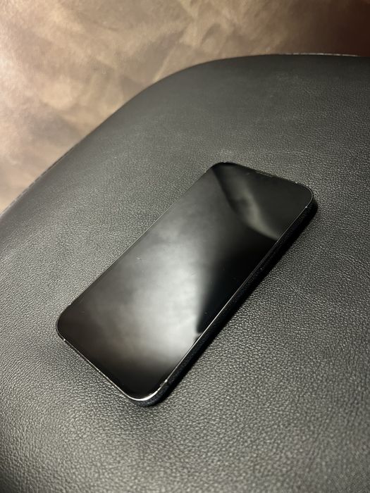 Iphone 13 Pro + carcasa mobilfox