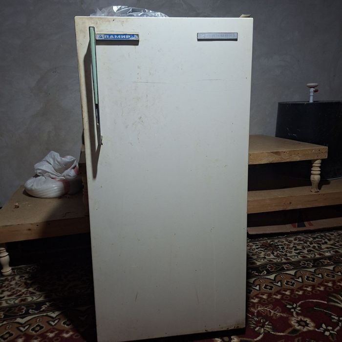 Xoladelnik  sotiladi  yaxshi xolatda